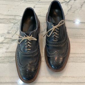 Allen Edmonds lace-ups in rare navy blue